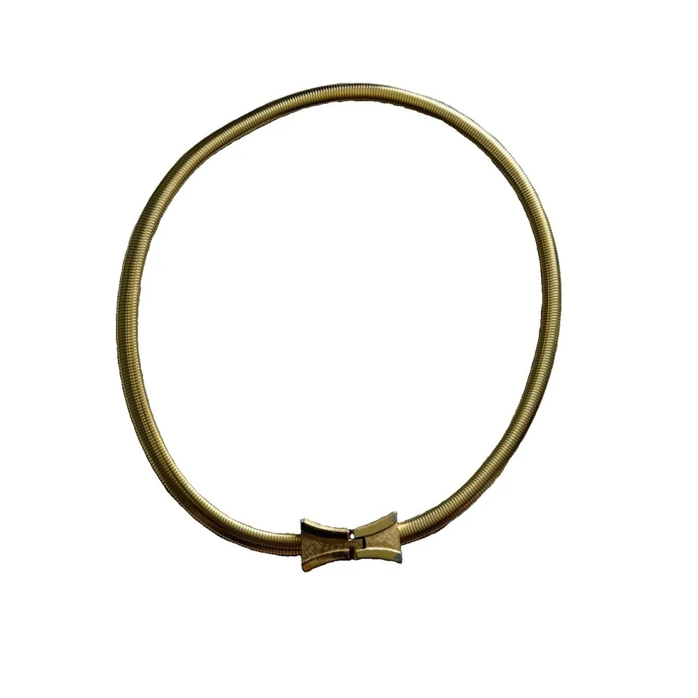 Vintage Woman's Gold Tone Stretch Belt With Clip Buckle Bow Shaped